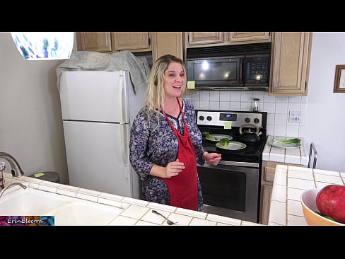 ❤️ Stepmom ga bhleoghan sa chidsin ron cheann-latha aige ❤️ Pornografach leinn ️❤